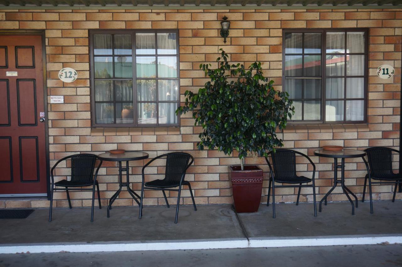 Miles Outback Motel Exteriér fotografie